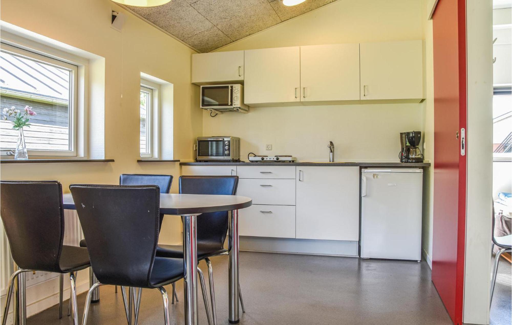 Awesome Home In Spjald With Wifi Екстериор снимка